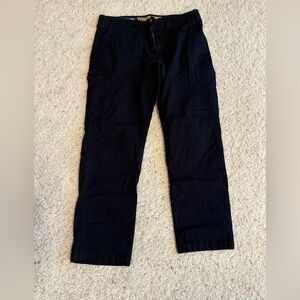 Lee Extreme Comfort with cargo zip pockets. 36x32. Washed but never worn